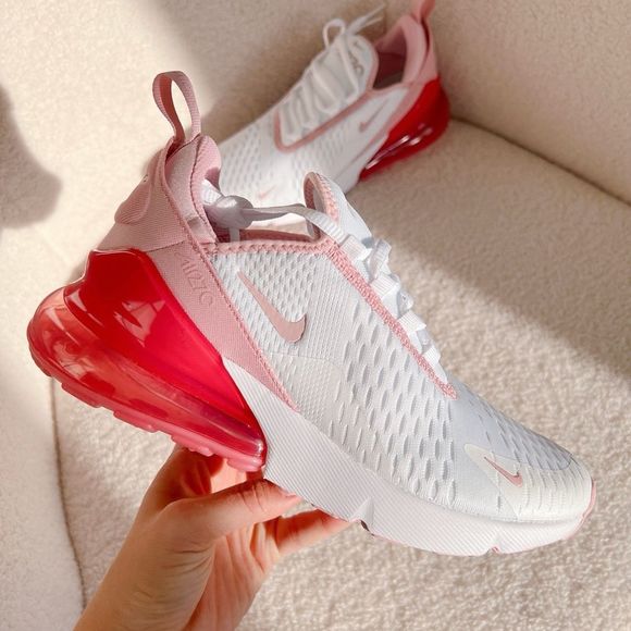 Nike Shoes - Nike air max 270